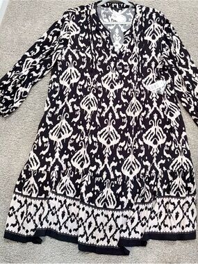 Tribal Black and Cream Ikat V-Neck Long Sleeve Dress